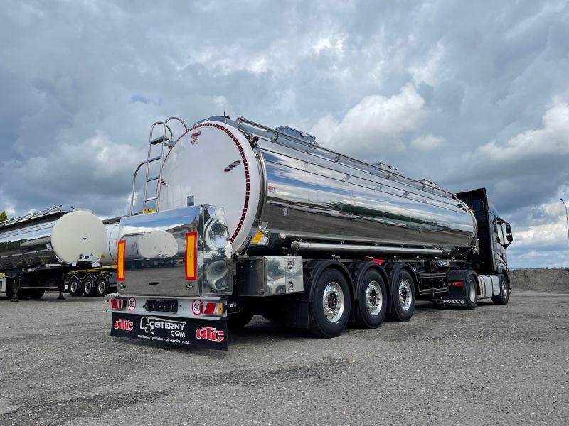 Cisterna k distribuci AdBlue