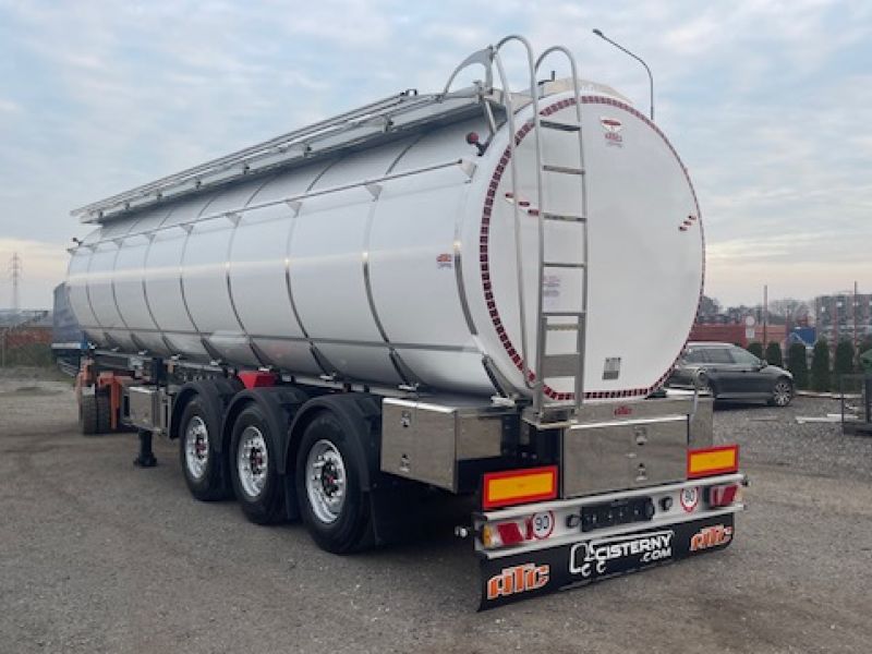 Cisterna tlaková vyhřívaná s topením Webasto