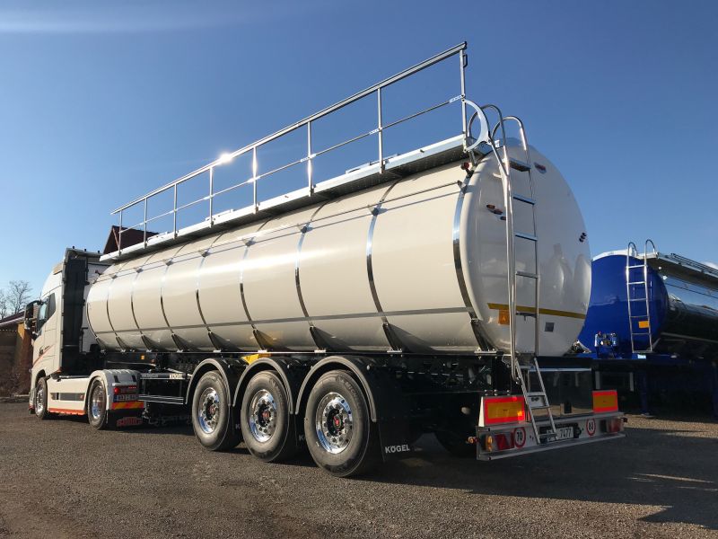 Tlaková cisterna na potraviny s přípravou pro ohřev