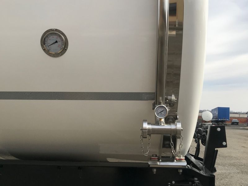 Tlaková cisterna na potraviny s přípravou pro ohřev