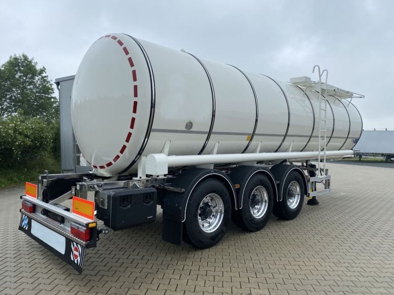 Cisterna k distribuci AdBlue