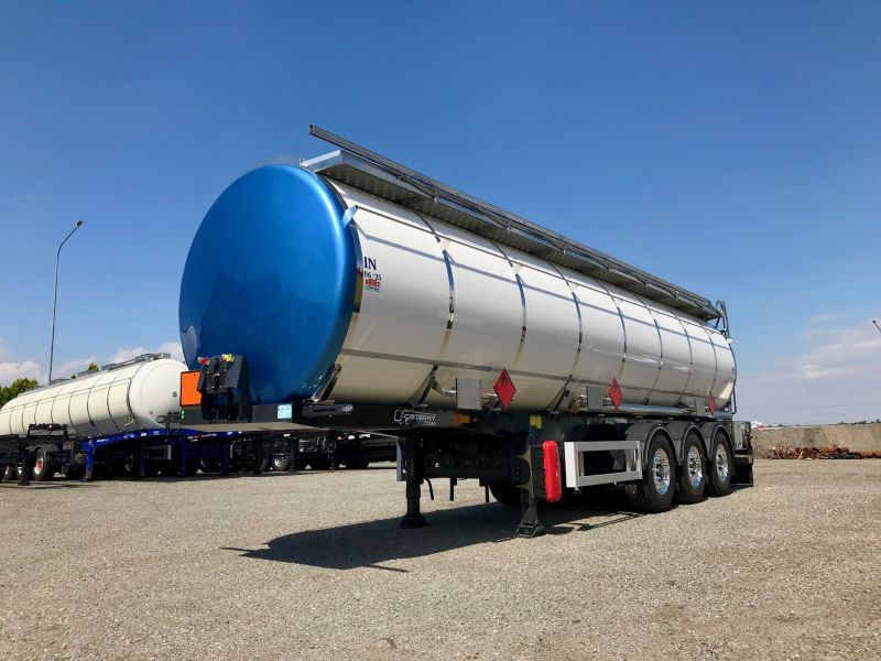 Tlaková cisterna na potraviny s výbavou ADR A3 LGBF