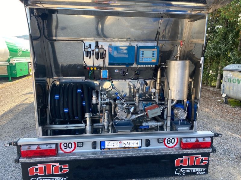 Cisterna k distribuci AdBlue